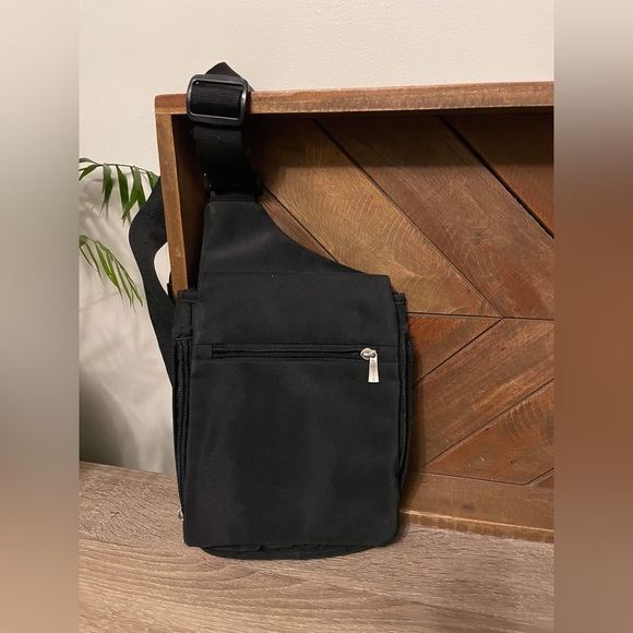 Travelon Other - Travelon Bag Slingbag Crossbody Purse Black